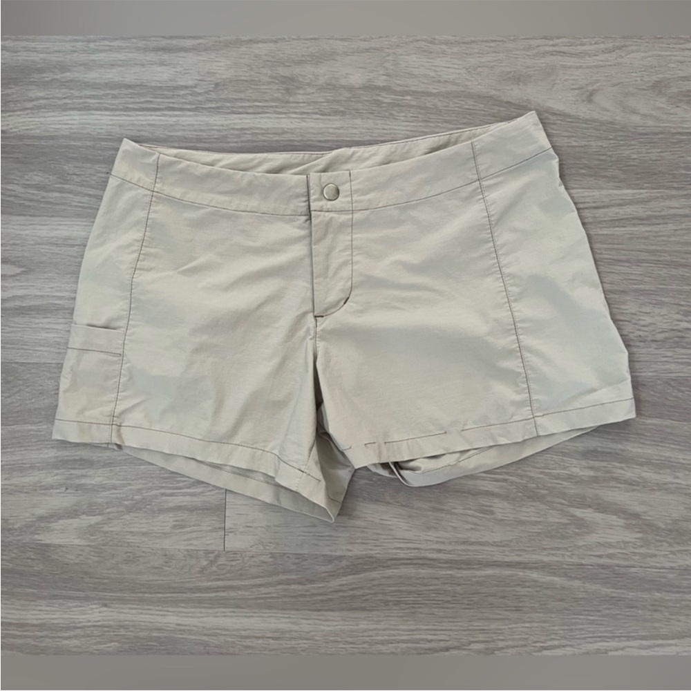 Alpine Design Women's Tan Cargo Shorts size 4